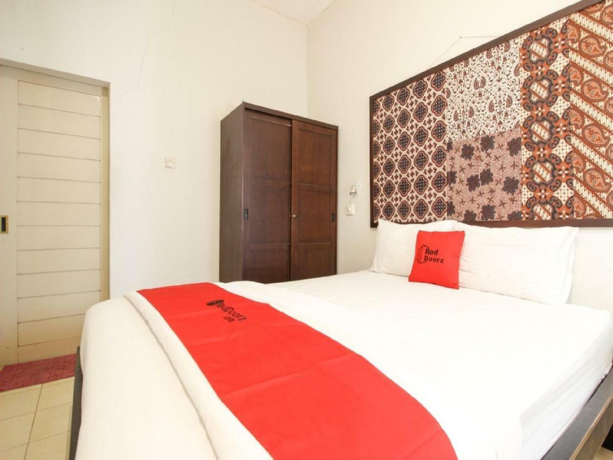 Hotel Reddoorz Syariah Near Wijilan Yogyakarta Extérieur photo
